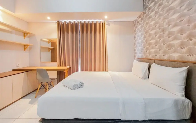 Homey And Comfort 2Br At Casa De Parco Apartment