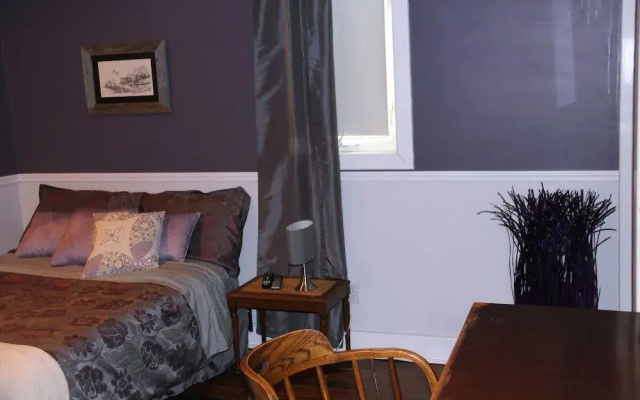 Prairie Schooner Inn