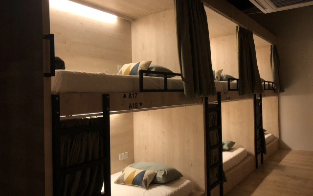 Dé Cafe & Rest House - Hostel