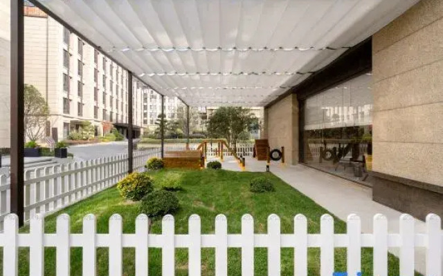 Holiday Inn Shanghai Tourism Zone by IHG