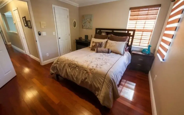Mallory Paradise Apartment 4 Bedroom