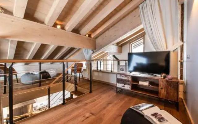 Yellowstone Lodge
