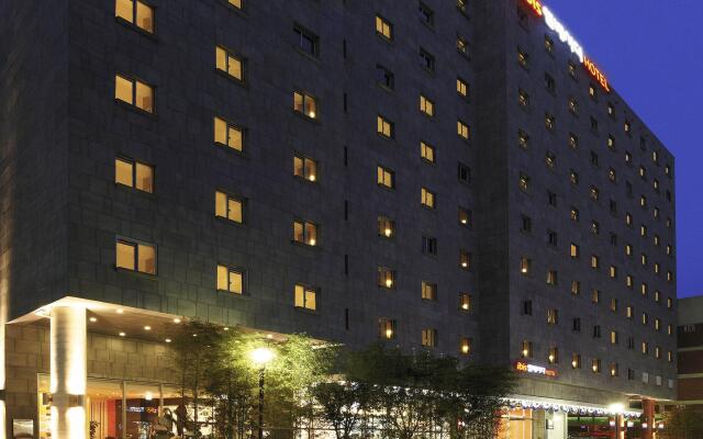 Отель ibis Ambassador Insadong вид на фасад
