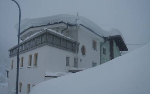 Haus Abendrot In Sankt Anton Am Arlberg Austria From 270 Photos