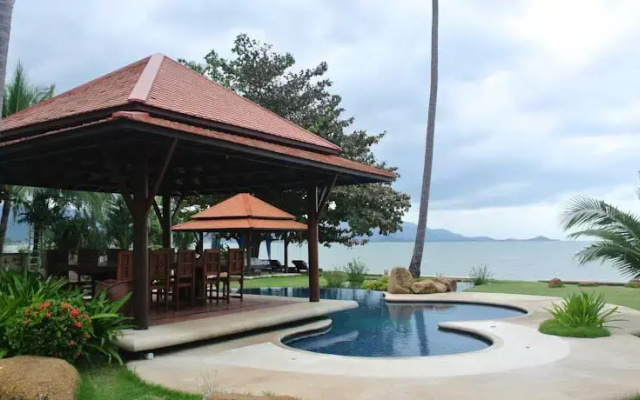 Angthong Villa