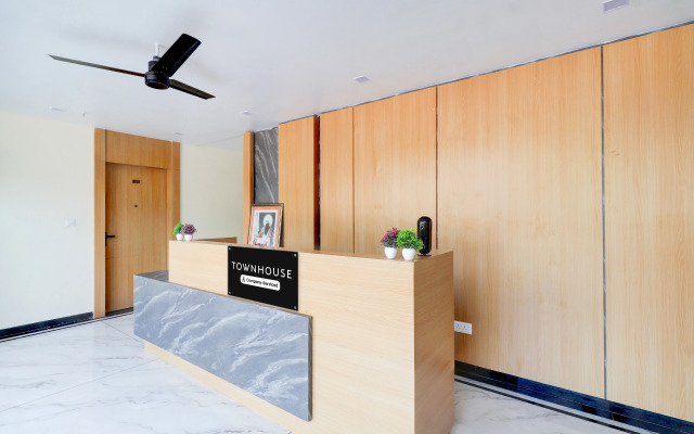 Super Townhouse Oak Army Aviation Base Jhansi