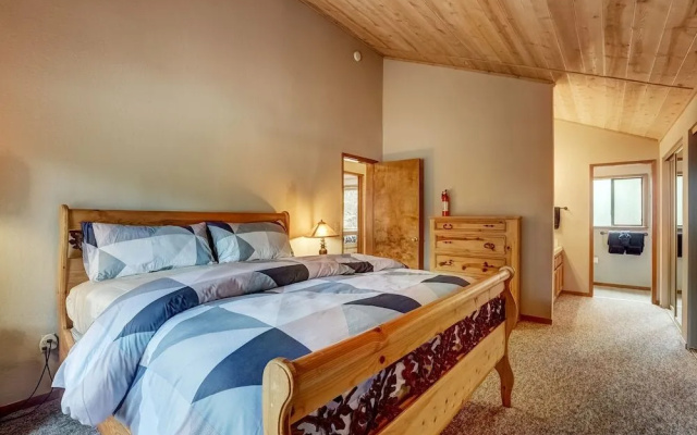 Serenity at Tahoe Donner | Peaceful, Close to Ski & Lake