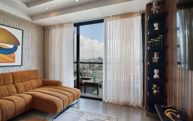 3BR Elegant Spot Downtownsd Family Pool