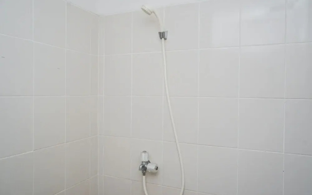 Great Deal Studio Room At Serpong Greenview Apartment