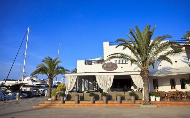 Отель Formentera Mar - La Marina Lofts Испания, Форментера - отзывы, цены и фото номеров - забронировать отель Formentera Mar - La Marina Lofts онлайн вид на фасад