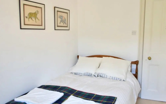 Bright 2 Bedroom Dalry Apartment