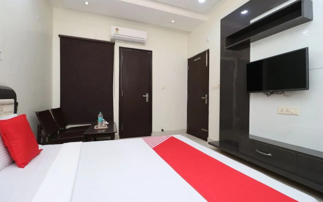 OYO 29637 Hotel Kakkar