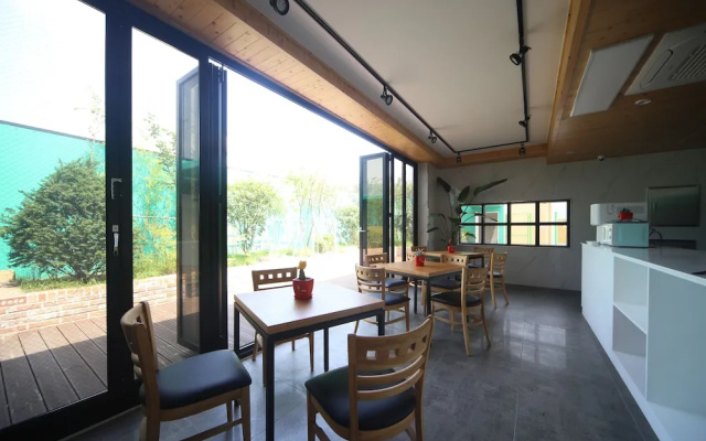 Busan Gangseo Gulangdong Besti Hotel