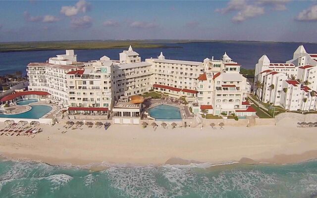 Отель BSEA Cancun Plaza Hotel Мексика, Канкун - отзывы, цены и фото номеров - забронировать отель BSEA Cancun Plaza Hotel онлайн пляж