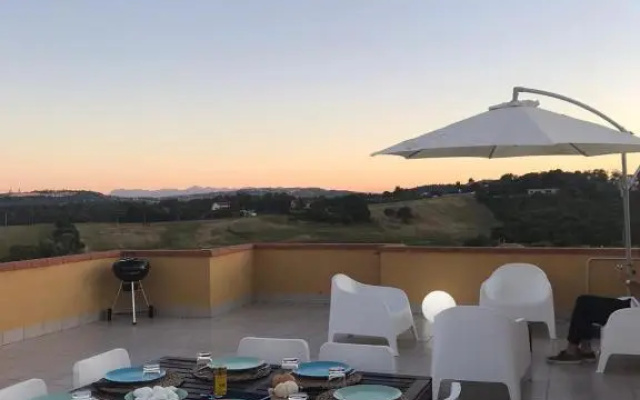 M324 - Marcelli, Delizioso Trilocale Con Terrazzo Panoramico