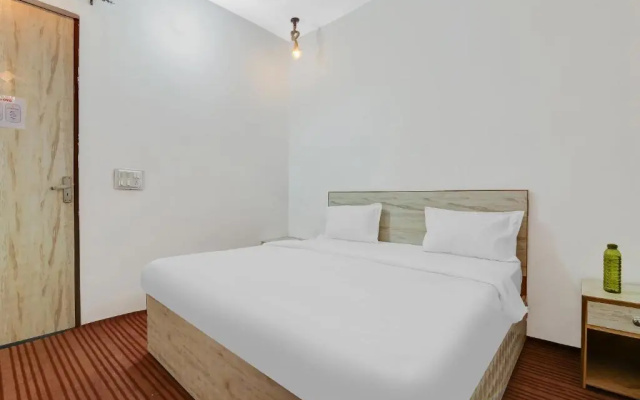 OYO 86016 Hotel Larissa