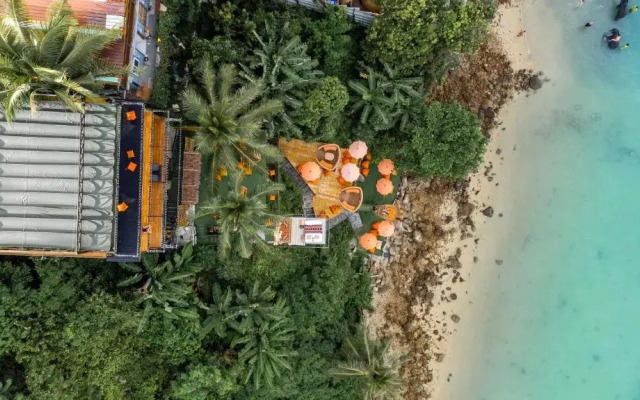 Отель The Cozy Beach Front