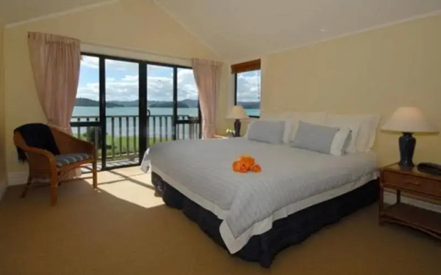 Pawhaoa Bay Lodge