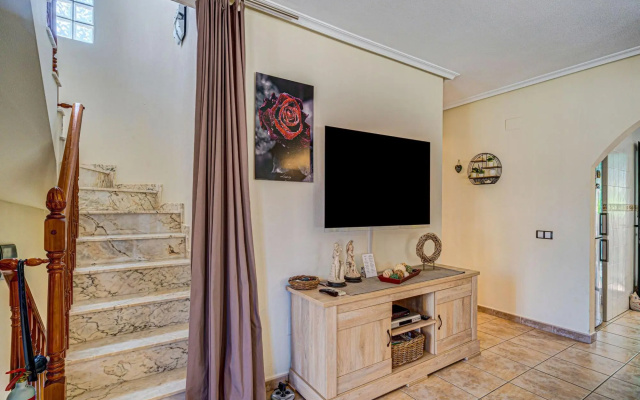 Inviting Holiday Home in Orihuela with Garden