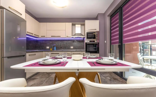 Stylish 1BD flat with a Parking Spot