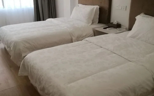 Golden Bay Hotel
