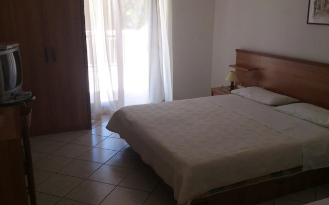 Apartments Jakov