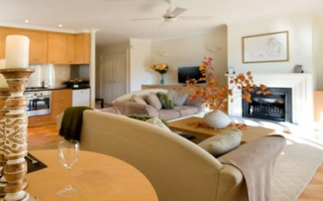 Lakeside Suites