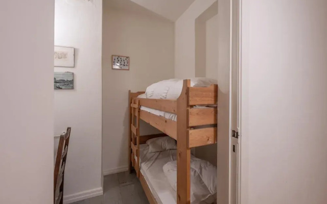 Apartment in Duinbergen by the Sailing School