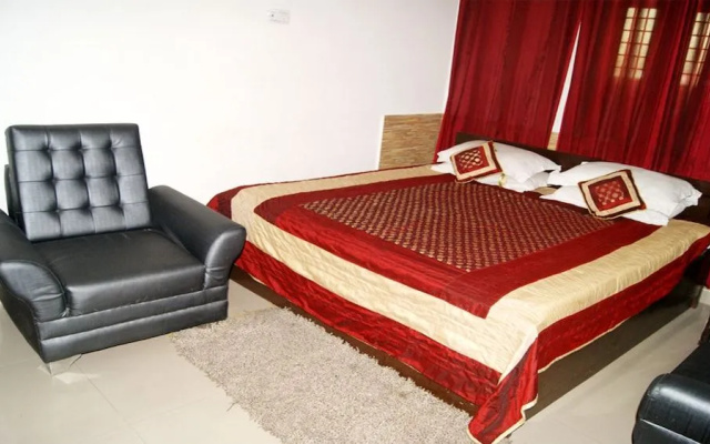 Maxfort Guest House Delhi