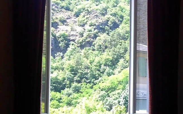 La Maison sur La Rivière