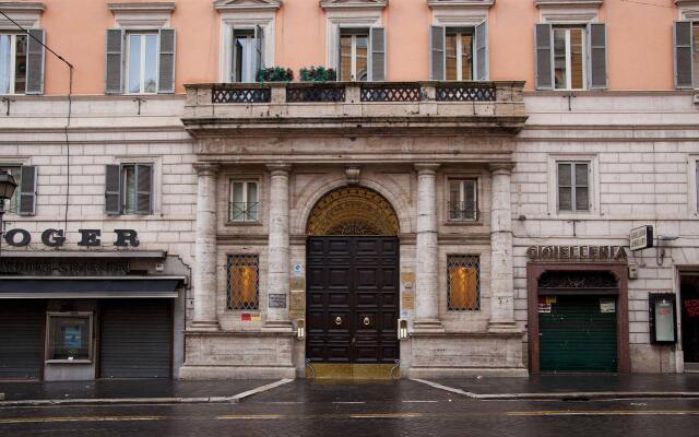 Отель Magnifico Rome вид на фасад