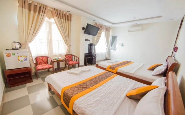 Ngoc Huong Hotel