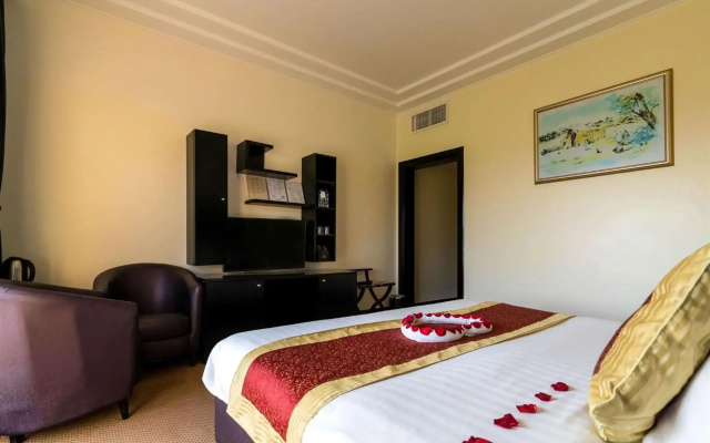 Royal Beach Hotel & Resort