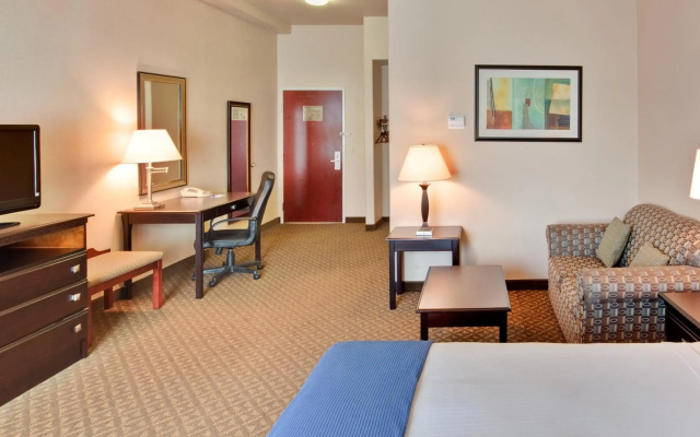 Holiday Inn Express Delano by IHG