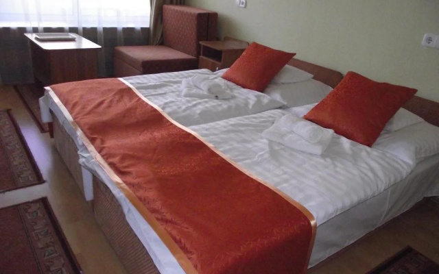 Hotel Három Hattyú