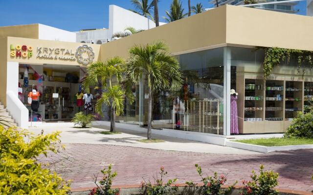 Отель Krystal Vallarta вид на фасад