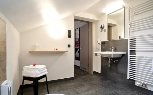 Bahnhof ERZINGEN hotel coffee  & more