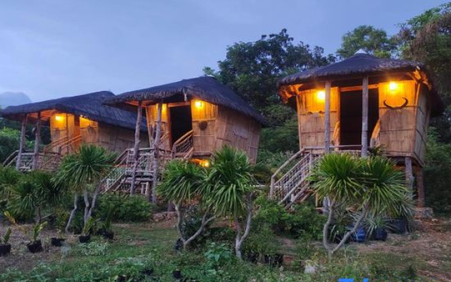 Tribu Kihud "Experience Simple Living"