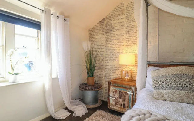 Coupling Cottage