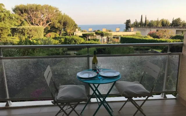 Appartement vue mer et terrasse quartier calme à La Ciotat