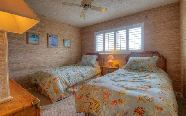Spanish Cay A8 by RedAwning