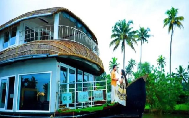 Lakeluxure