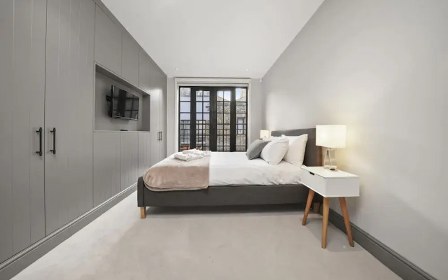 2 Bed Lux Apartments near Central London FREE WIFI by City Stay Aparts London