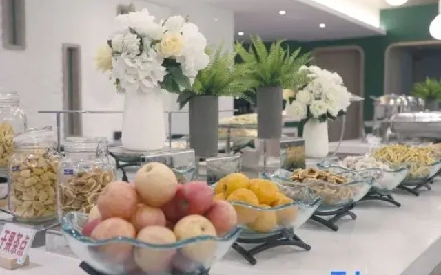 Xike Hotel (Central Hospital East Hospital Pingqiao Century Plaza Branch)