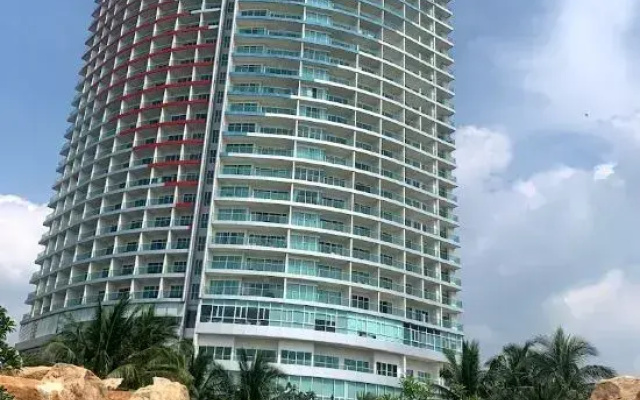 White Sand Beach Residence Pattaya