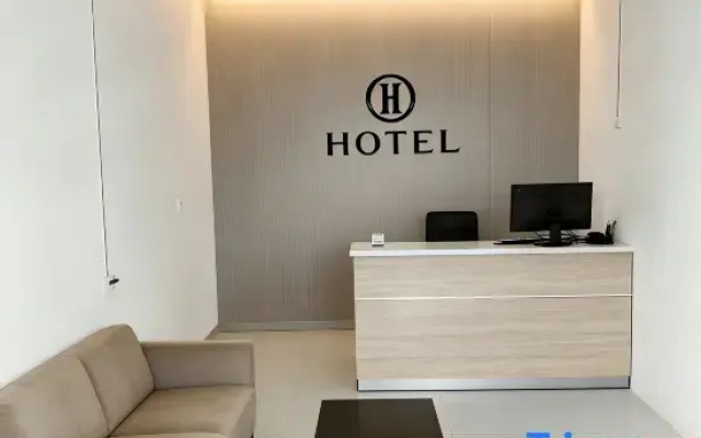 Hailan Movie Apartment (Tianhe Airport Aviation Headquarters Subway Station)