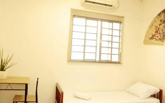 OBA 45 - QUARTO CASAL no BAIRRO DA LIBERDADE