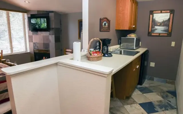 Fawn Valley Inn: 101 Condo