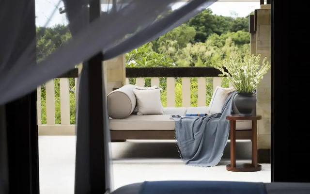 REVĪVŌ Wellness Resort Nusa Dua Bali
