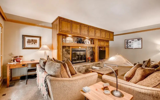 3br  Chateaux Dumont ~kids Ski Free! Walk To Lift 3 Bedroom Condo by RedAwning